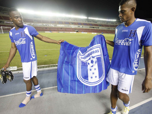 Suárez confirma el 11 titular de Honduras ante Canadá
