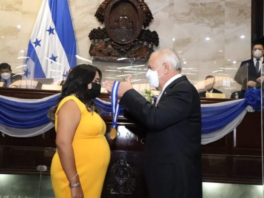 Premios Parlamentarios 2021: ellos fueron los periodistas galardonados