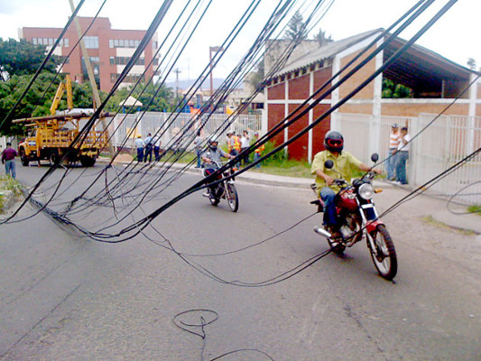 Accidente deja sin energía eléctrica por segundo día el sur de Tegucigalpa