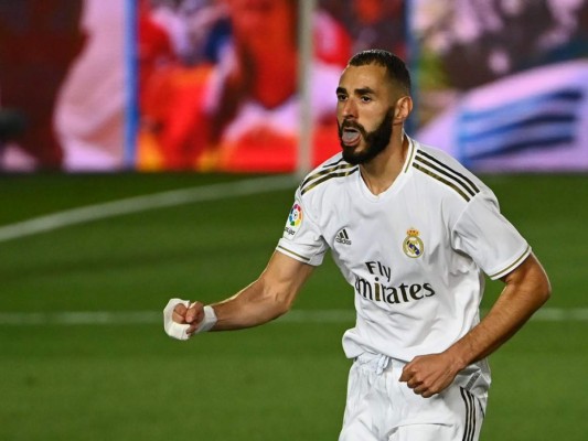 Karim Benzema se aproxima a Messi en los goleadores de la Liga