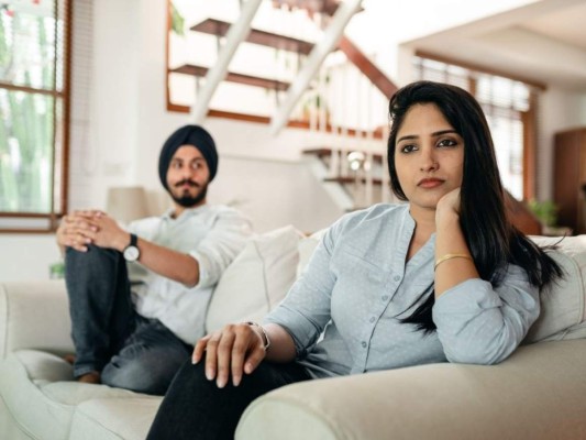 Si permite que su madre opine en decisiones de pareja, también es una señal de alerta.