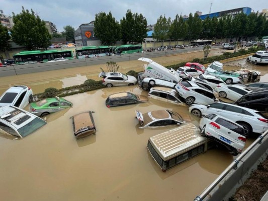 Lluvias torrenciales dejan dieciséis muertos en China y graves inundaciones