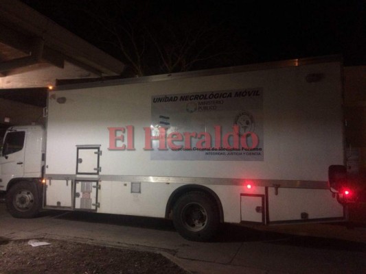 Morgues móviles realizan autopsias a víctimas de masacre en Juticalpa; exámenes forenses durarán ocho horas continuas