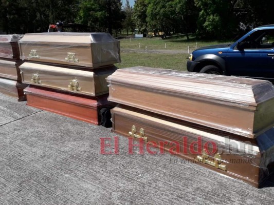 Familiares esperan cuerpos de pescadores que murieron en naufragio en La Mosquitia