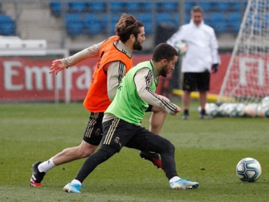 Hazard vuelve a entrenar con el Real Madrid dos meses después