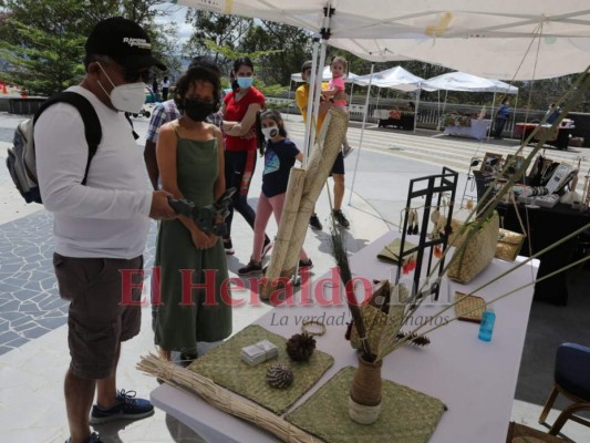 Música, emprendimientos y juegos, capitalinos se relajan al aire libre en el cerro Juana Laínez&nbsp;&nbsp;