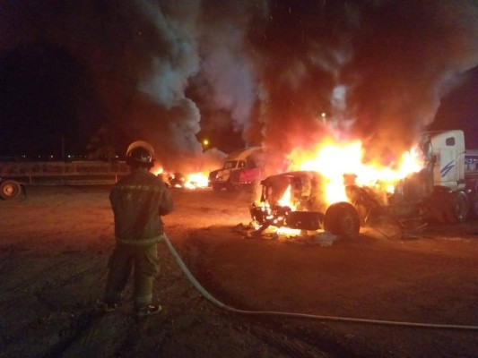 Las fotos que dejó la quema a siete cabezales en un plantel en San Pedro Sula