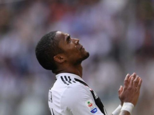 Douglas Costa pagó su multa al club, afirma Massimiliano Allegri