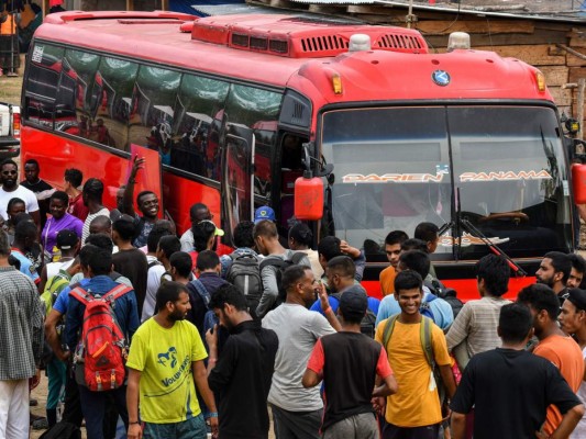 Migrantes desbordan frontera de Panamá; tras cruzar el 'infierno' de la selva