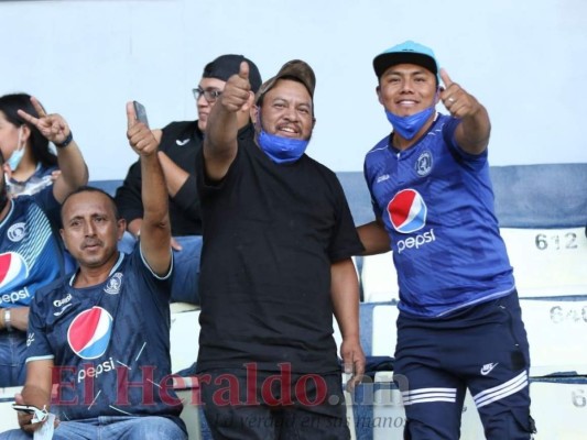 Afición azul le pone color a la final de ida entre Motagua y Comunicaciones (Fotos)