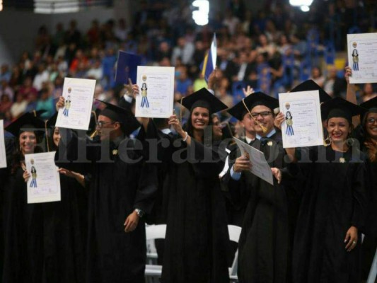 Reprograman fechas para las graduaciones en la UNAH