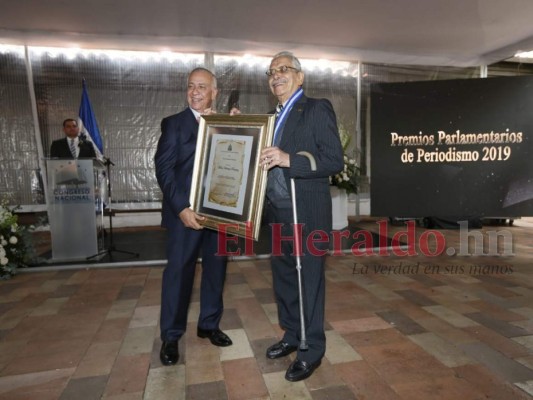 Los periodistas hondureños galardonados con Premios Parlamentarios de Periodismo 2019