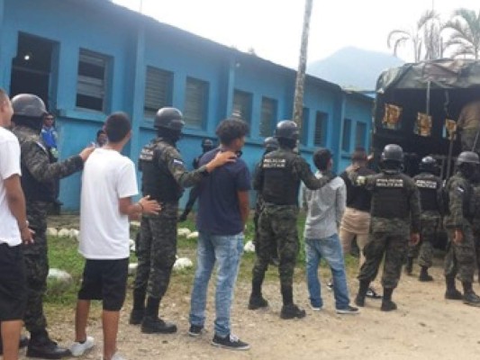 FOTOS: Así fue el traslado de 34 reos desde La Tolva hacia Támara y El Porvenir