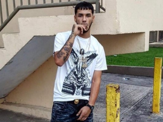 Polémico reguetonero Anuel AA es condenado a 30 meses de prisión