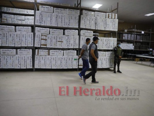 Así arrancó el escrutinio para revisar inconsistencias en actas y maletas electorales