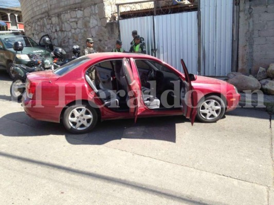 Localizan auto utilizado en ataque a vendedor de frutas