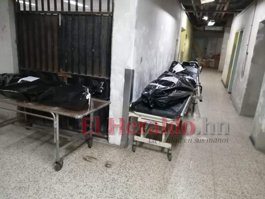 En los pasillos siguen los cadáveres en morgue del Hospital Escuela