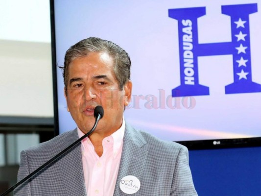 Jorge Luis Pinto regresará a Honduras el 15 de enero para hablar de su contrato con Fenafuth