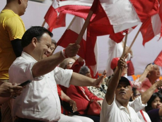 Luis Zelaya cierra campaña presidencial en Tegucigalpa