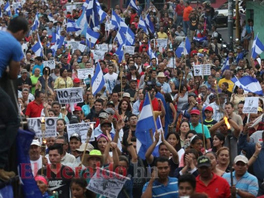 Las imágenes de la Marcha de las Antorchas en la capital de Honduras