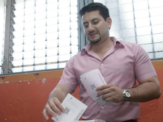 Precandidato a diputado Bader Dip se roba las miradas en La Ceiba