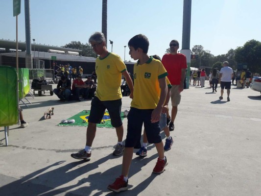 Ambiente en las afueras del Maracaná