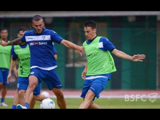 David Suazo dice estar feliz en Brescia porque sus jugadores hacen lo que les pide