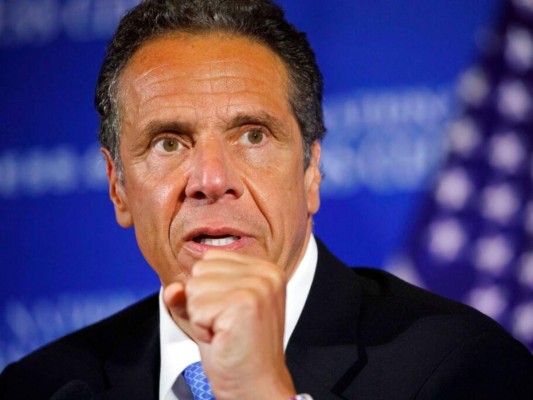 Gobernador de Nueva York promete no vacunarse antes que sus pares