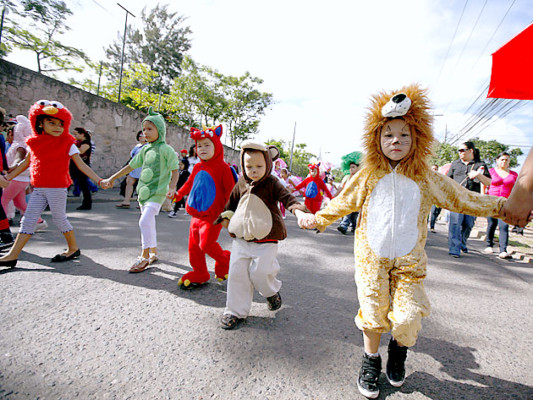 Estudiantes de básica y prebásica festejan el Día del Ambiente en la capital de Honduras