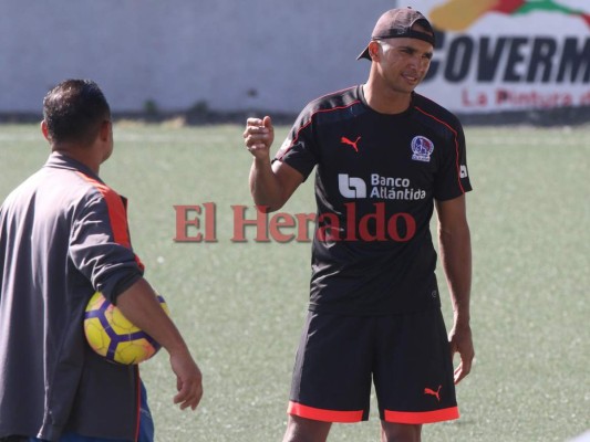 Donis Escober será titular en el clásico de semifinal ante Motagua