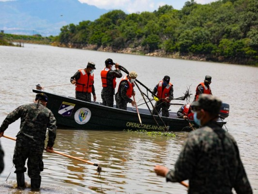 Guardia de Honor Presidencial realiza trabajos de limpieza en la represa Los Laureles