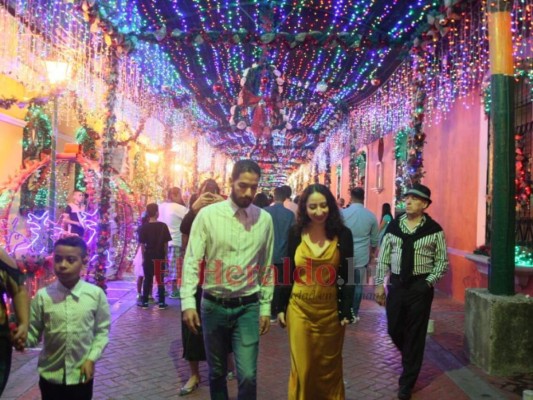 Comayagua dio la bienvenida al 2020 con fuegos artificiales y música en vivo