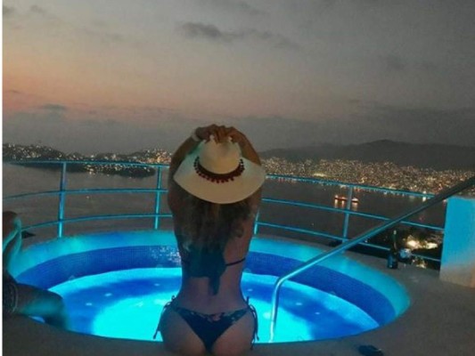 Aracely Arámbula: a tan solo cuatro días de iniciado el 2018 publicó esta foto con el mensaje: 'Lo mejor este 2018, vamos con fuerza'.