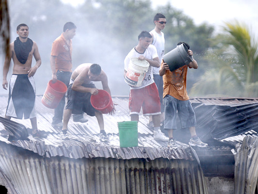 Terror en el centro penal de San Pedro Sula: 13 reos muertos