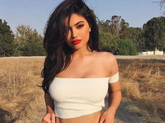 Kylie Jenner hace polémica aclaración sobre su peso y los rumores de embarazo