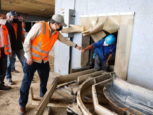 Así avanzan las labores de restauración y limpieza en el aeropuerto Villeda Morales