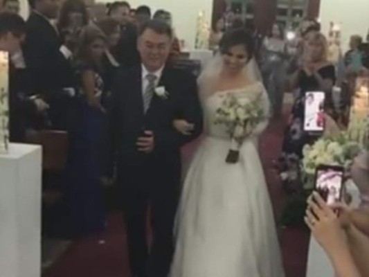 Las fotografías que dejó la boda entre Carlo Costly y Karen 'Tita' Torres