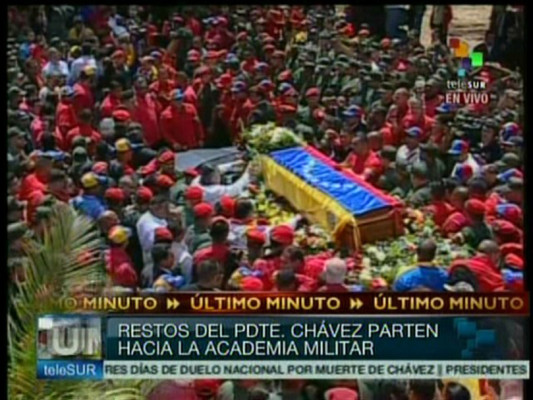 Cortejo fúnebre de Chávez inicia recorrido en Caracas