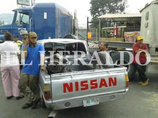 Matan a hermanos dentro de carro en Lomas de Toncontín