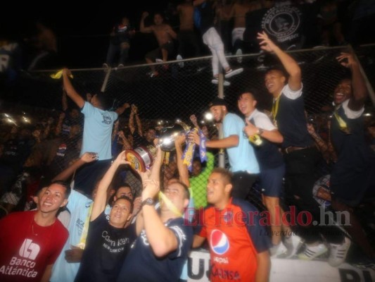 FOTOS: La celebración de Motagua tras conquistar la copa 17 ante Olimpia