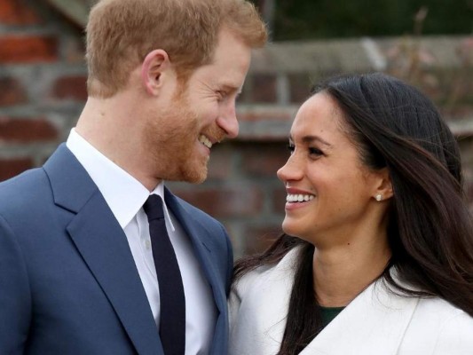 Meghan Markle y el príncipe Harry muestran su bebé