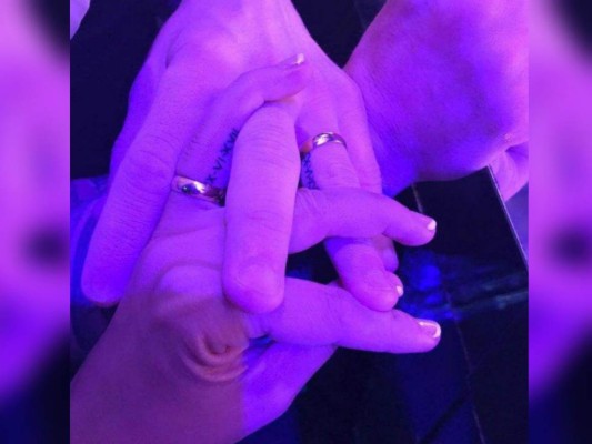 Messi y Antonella se tatúan la fecha de su boda en el dedo anular