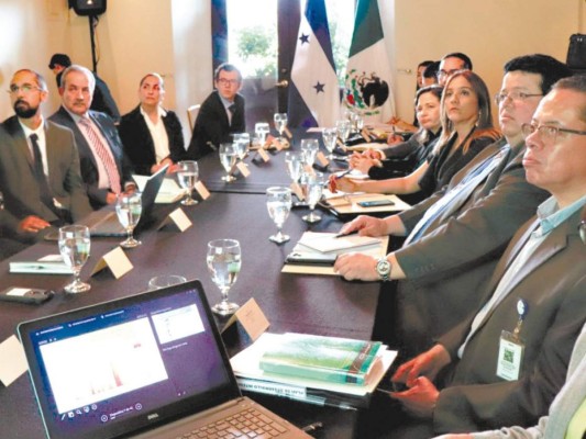 Comisiones repasan agenda de encuentro entre Juan Orlando y Manuel López Obrador