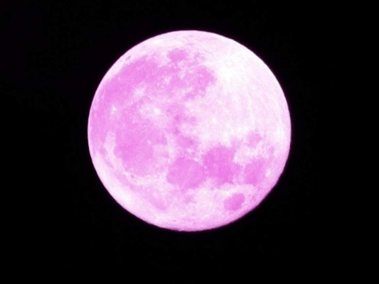 El término superluna rosa fue acuñado por astrólogo Richard Nolle, según ha explicado la NASA. Foto: GQ.