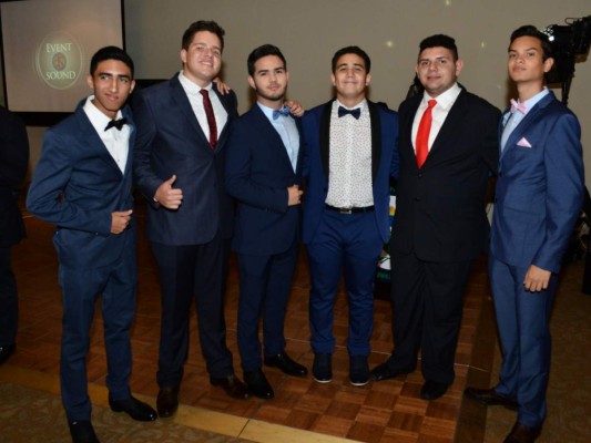 Inolvidable noche de los senior de Christian International School