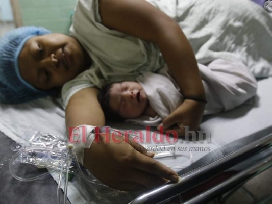 Ariana, la primera en nacer en el IHSS en Navidad