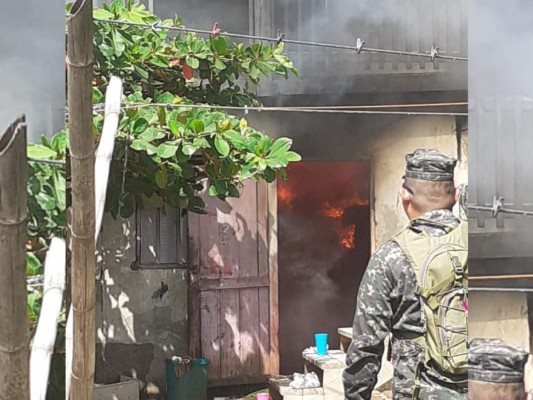 Voraz incendio consume al menos dos viviendas en Roatán