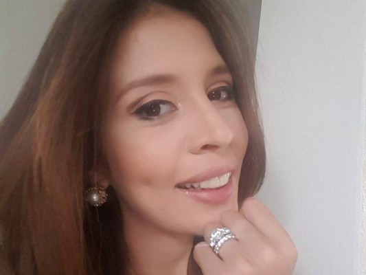 La esposa de Salvador Nasralla presume sus dotes de cantante con sus seguidores