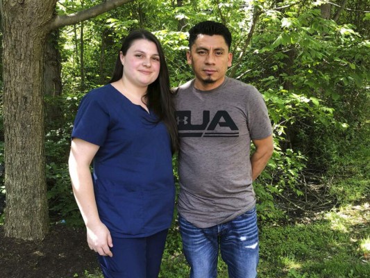 Acusan a EEUU de detener migrantes usando trámites de bodas&nbsp;&nbsp;