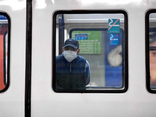 España comienza a ver la luz con baja de muertes, pero se extiende el confinamiento